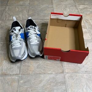 Nike Vomero 5 Light Photo Blue GS Shoe Size 7Y White HF6998-105 NWT